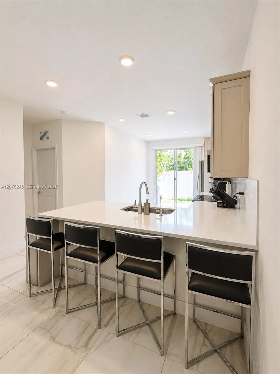 181 SW 170th Ave Pembroke Pines, FL 33027