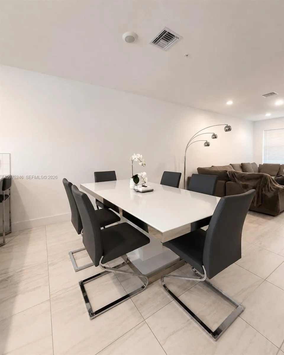 181 SW 170th Ave Pembroke Pines, FL 33027