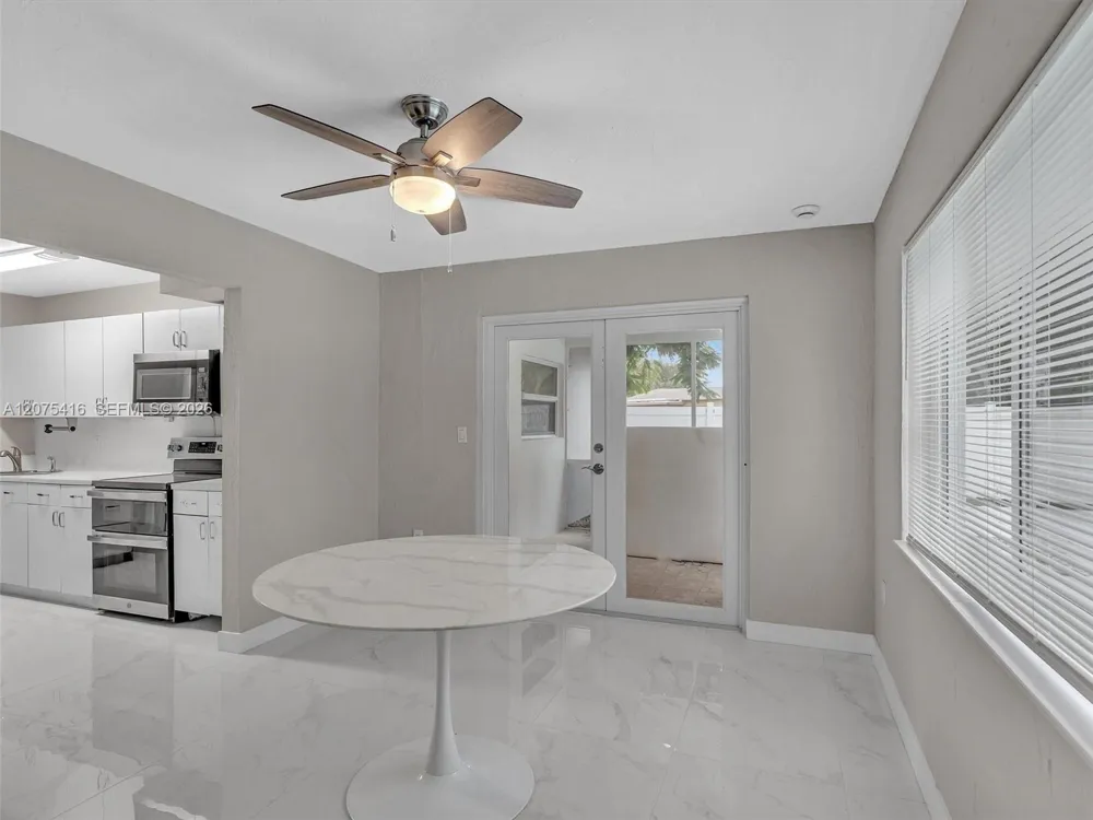 6800 Raleigh St Hollywood, FL 33024