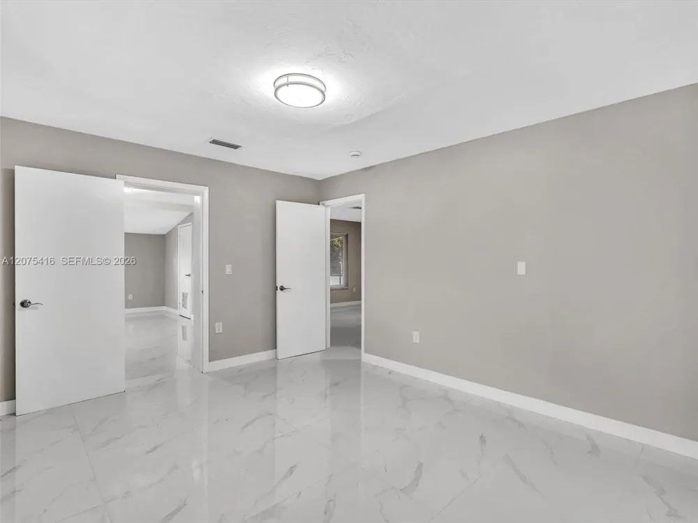 6800 Raleigh St Hollywood, FL 33024