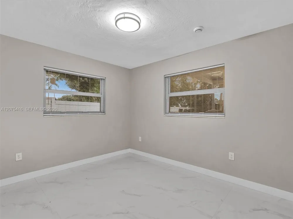 6800 Raleigh St Hollywood, FL 33024