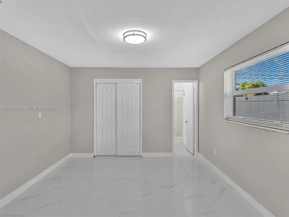 6800 Raleigh St Hollywood, FL 33024