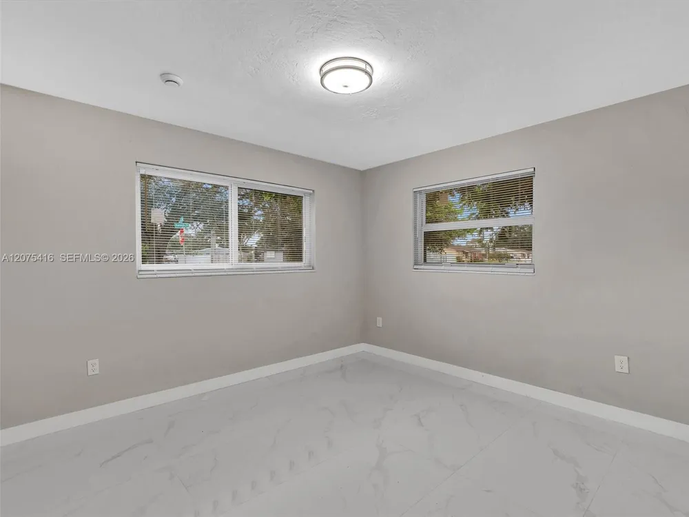 6800 Raleigh St Hollywood, FL 33024