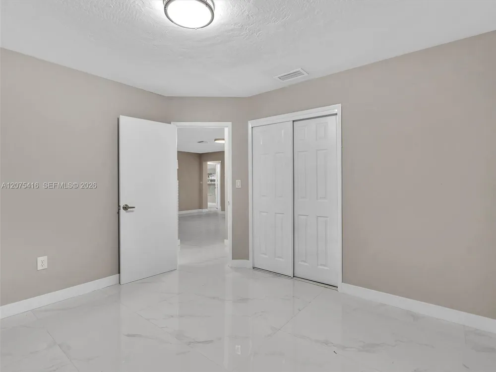 6800 Raleigh St Hollywood, FL 33024