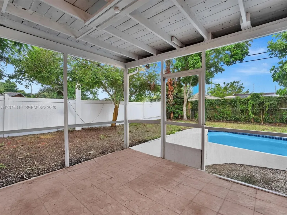 6800 Raleigh St Hollywood, FL 33024