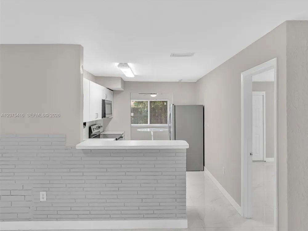 6800 Raleigh St Hollywood, FL 33024