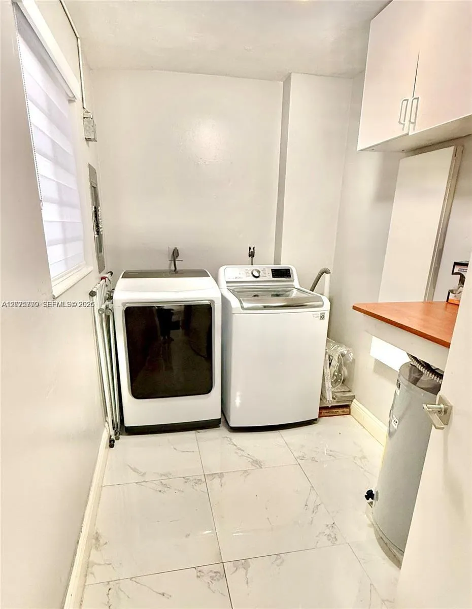 7025 W 3rd Ct Hialeah, FL 33014
