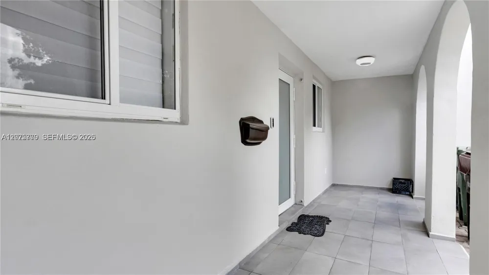 7025 W 3rd Ct Hialeah, FL 33014