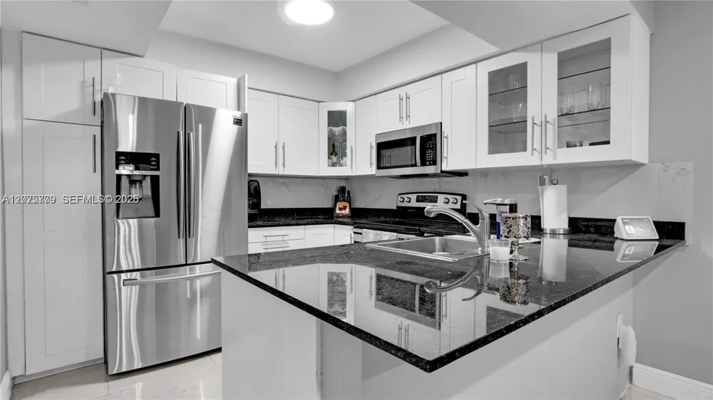 7025 W 3rd Ct Hialeah, FL 33014