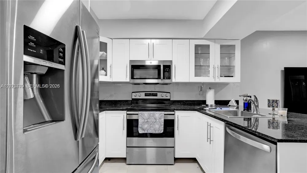 7025 W 3rd Ct Hialeah, FL 33014