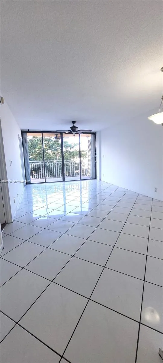 2450 NE 135th St #206 North Miami, FL 33181