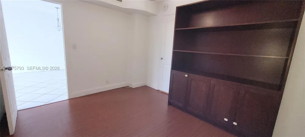 2450 NE 135th St #206 North Miami, FL 33181