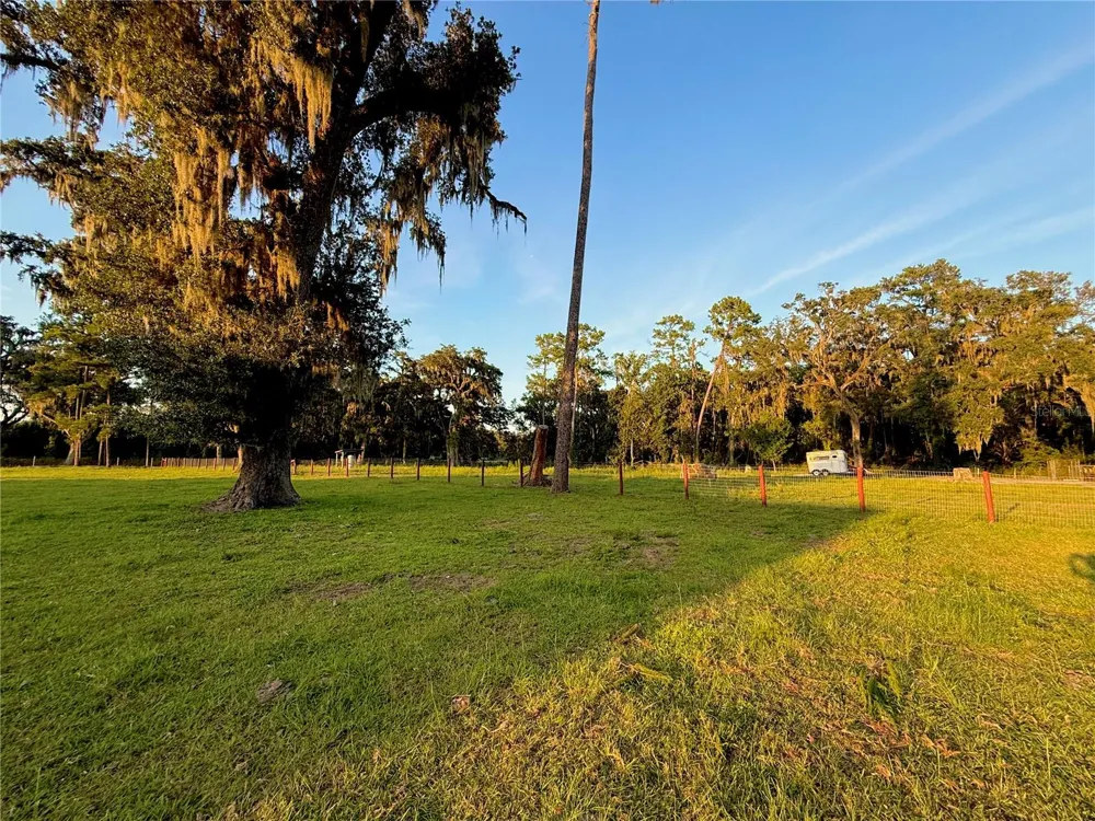 25406 LADYHAWK LANE Brooksville, FL 34601