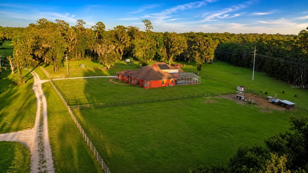 25406 LADYHAWK LANE Brooksville, FL 34601
