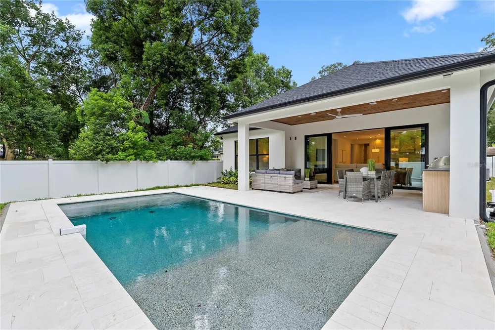 2931 HELEN AVENUE Orlando, FL 32804
