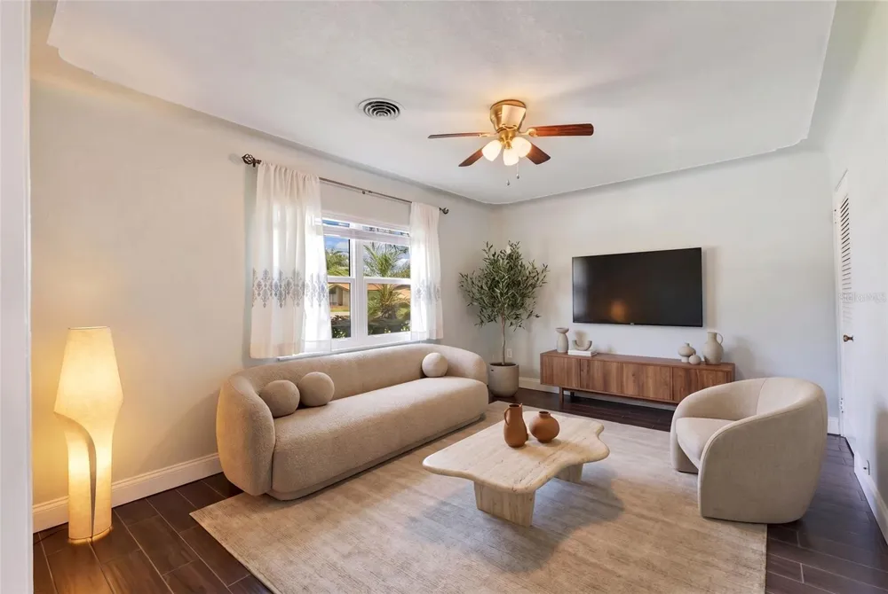 3615 S SUMMERLIN AVENUE Orlando, FL 32806
