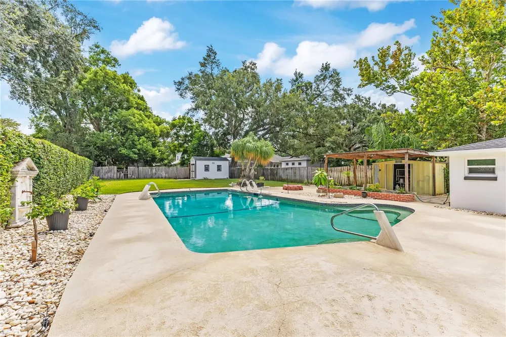 3615 S SUMMERLIN AVENUE Orlando, FL 32806