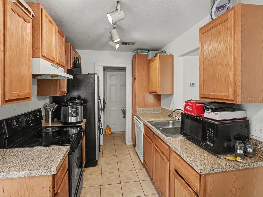 94 E 18TH STREET Apopka, FL 32703
