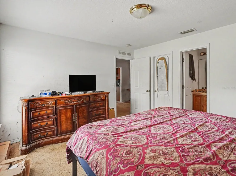 94 E 18TH STREET Apopka, FL 32703