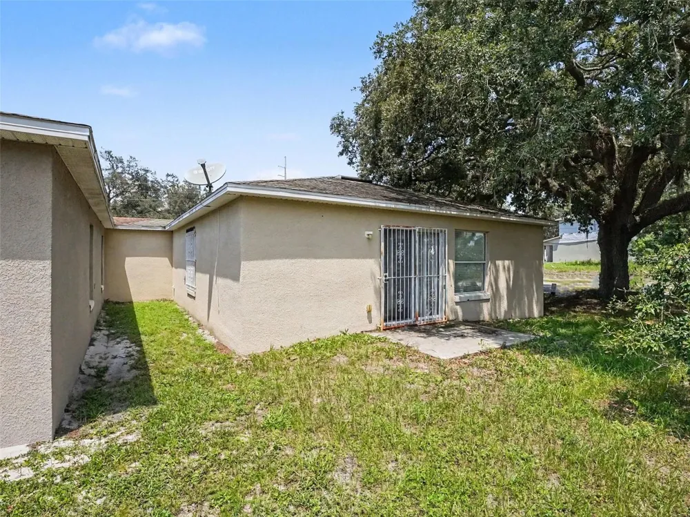 94 E 18TH STREET Apopka, FL 32703