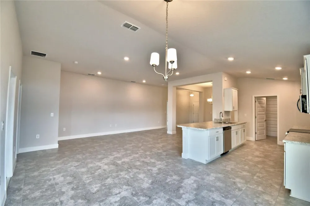 4641 CALAMINT LANE Auburndale, FL 33823