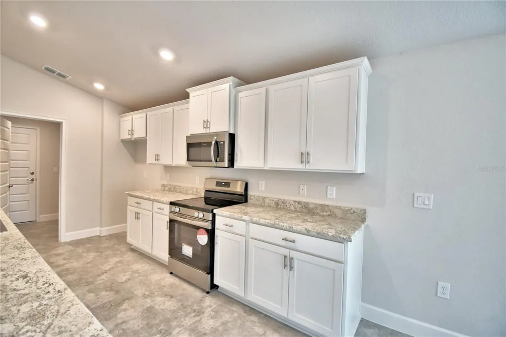 4641 CALAMINT LANE Auburndale, FL 33823