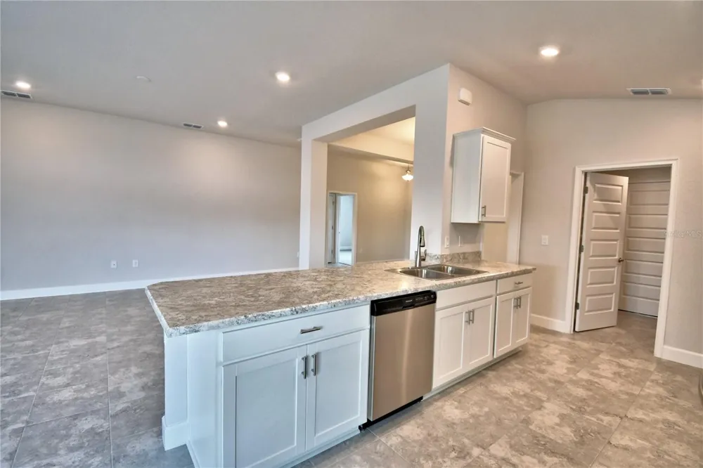 4641 CALAMINT LANE Auburndale, FL 33823