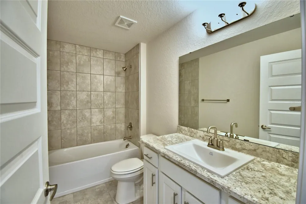 4641 CALAMINT LANE Auburndale, FL 33823