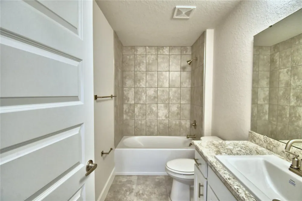 4641 CALAMINT LANE Auburndale, FL 33823