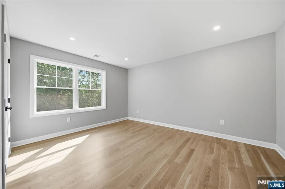 182 W Grand Avenue Park Ridge, NJ 07656