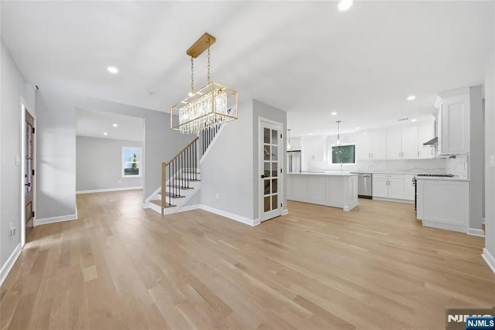 182 W Grand Avenue Park Ridge, NJ 07656