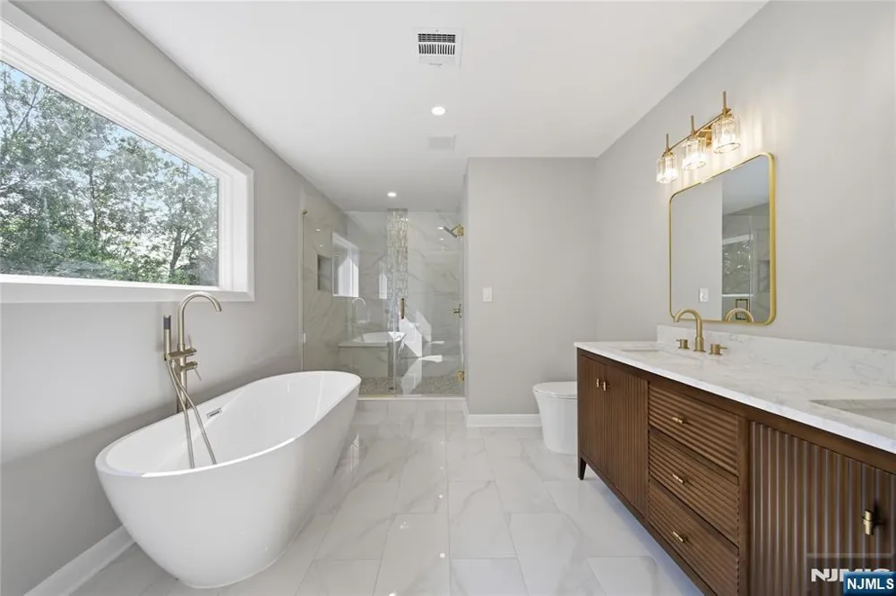 182 W Grand Avenue Park Ridge, NJ 07656