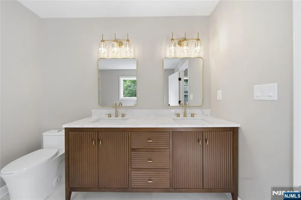 182 W Grand Avenue Park Ridge, NJ 07656