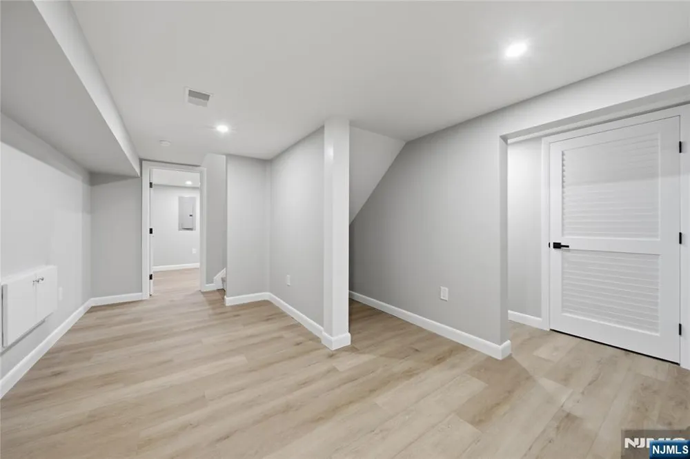 182 W Grand Avenue Park Ridge, NJ 07656
