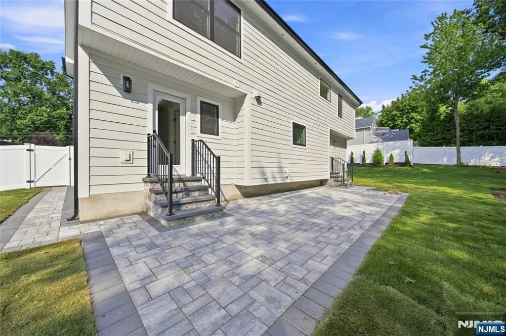 182 W Grand Avenue Park Ridge, NJ 07656