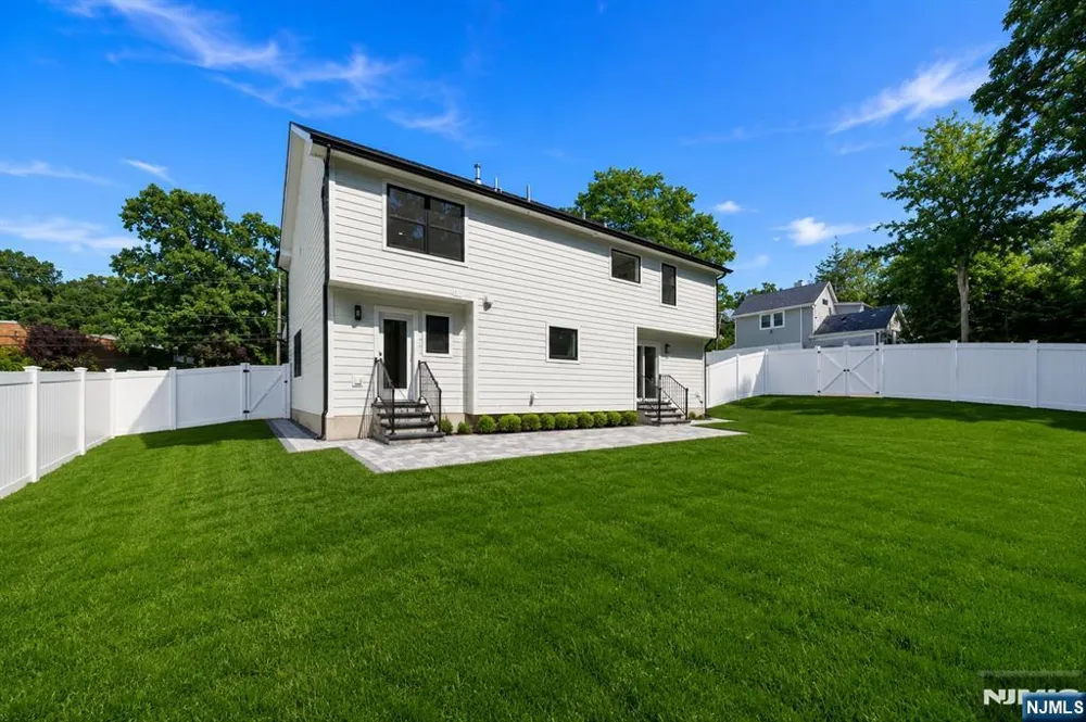 182 W Grand Avenue Park Ridge, NJ 07656