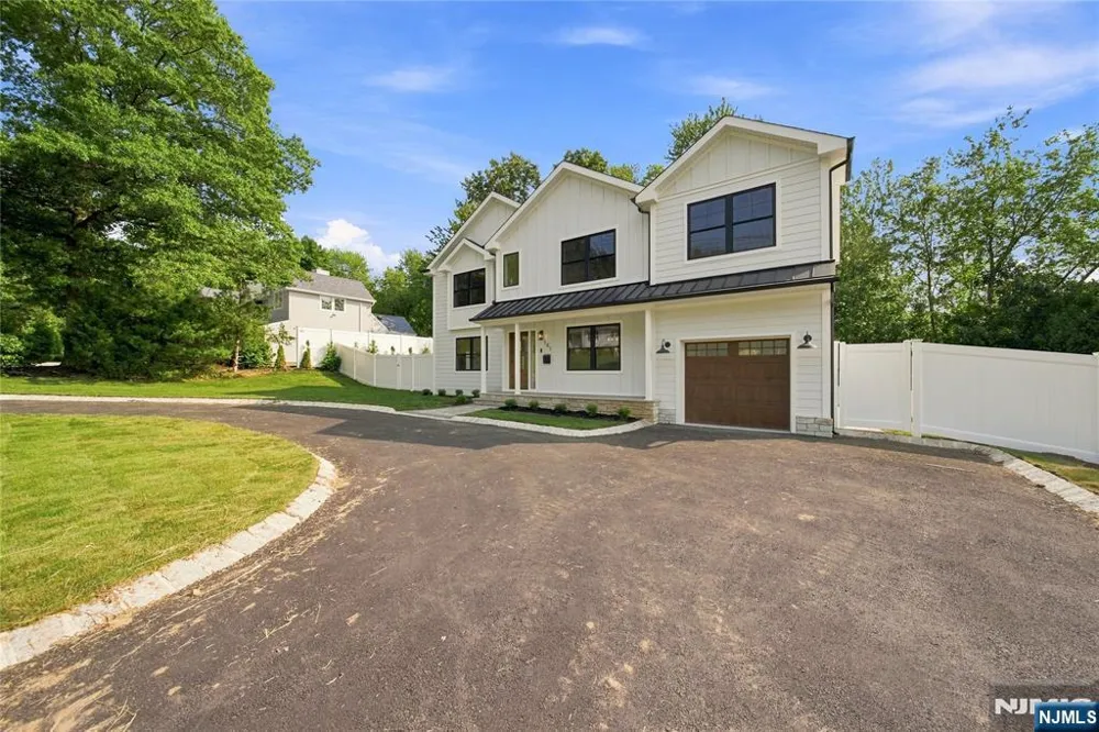 182 W Grand Avenue Park Ridge, NJ 07656