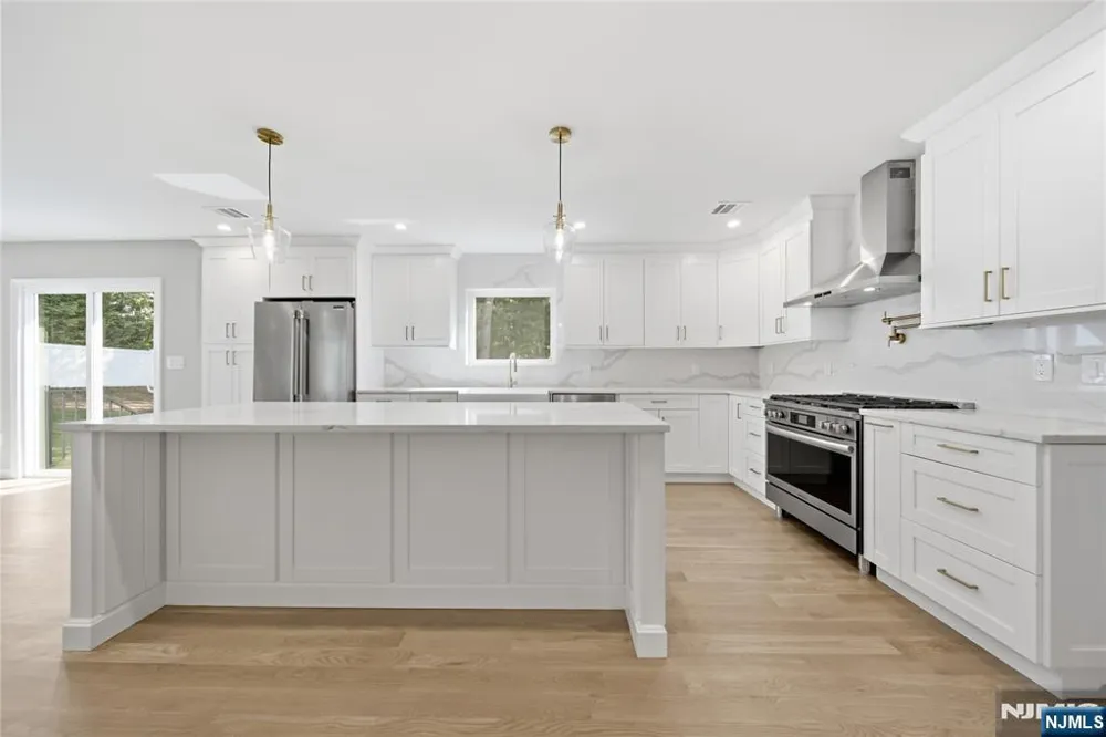 182 W Grand Avenue Park Ridge, NJ 07656