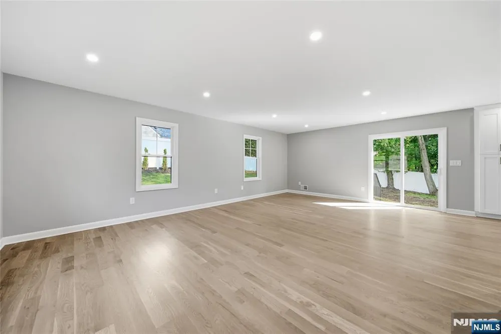 182 W Grand Avenue Park Ridge, NJ 07656