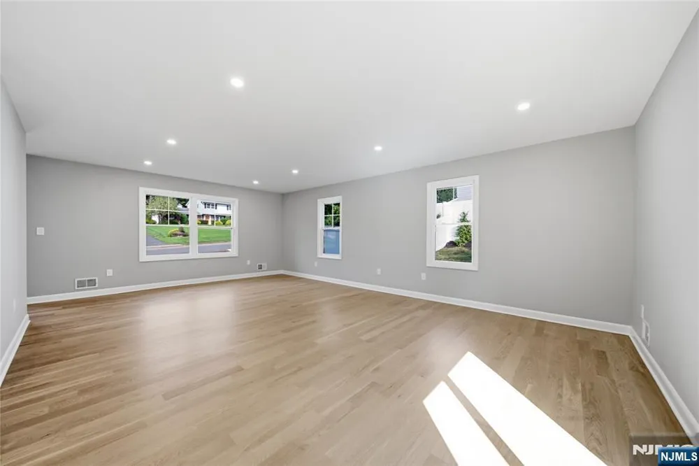 182 W Grand Avenue Park Ridge, NJ 07656