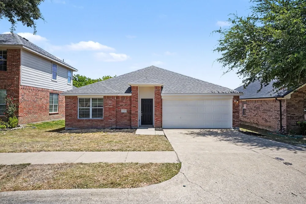 2640 Pioneer Bluffs Road Balch Springs, TX 75181