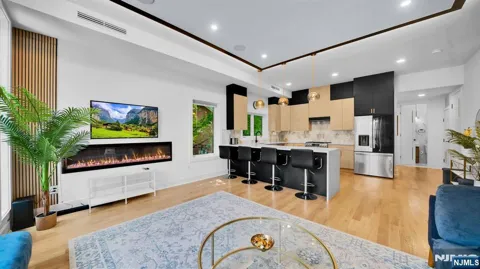 21 Highland Avenue 1