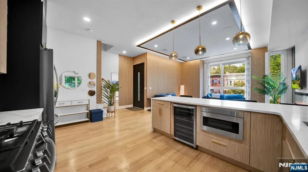 21 Highland Avenue 1 Jersey City, NJ 07306
