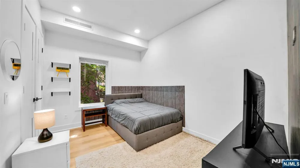 21 Highland Avenue 1 Jersey City, NJ 07306