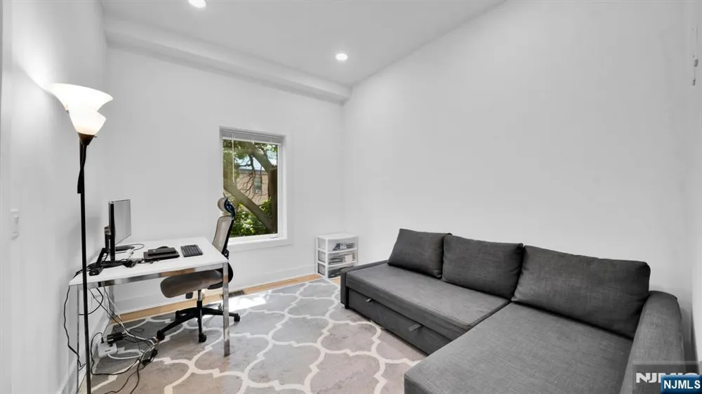 21 Highland Avenue 1 Jersey City, NJ 07306