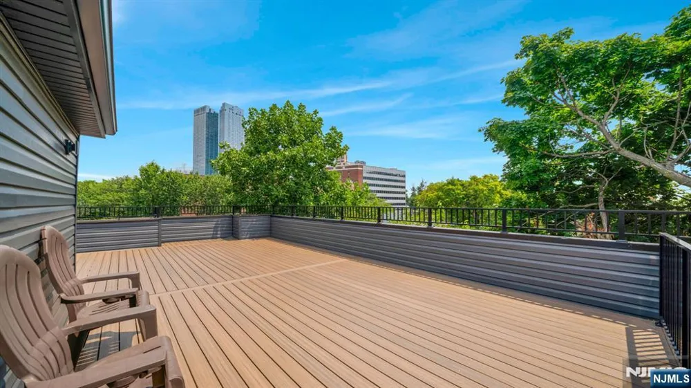 21 Highland Avenue 1 Jersey City, NJ 07306