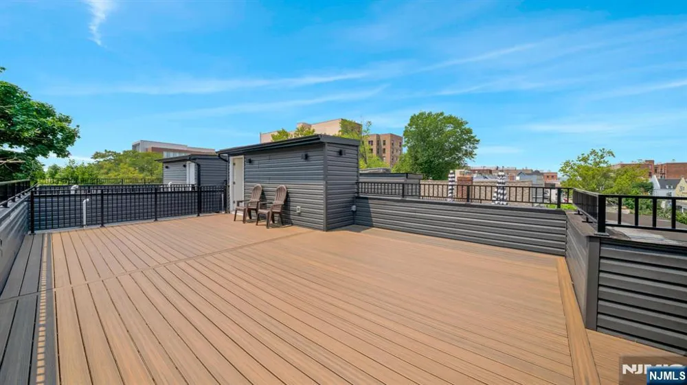 21 Highland Avenue 1 Jersey City, NJ 07306