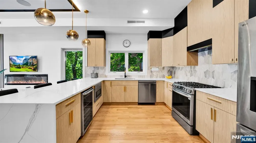21 Highland Avenue 1 Jersey City, NJ 07306