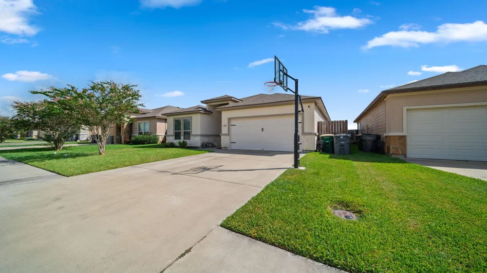 121 Alydar Drive Victoria, TX 77901