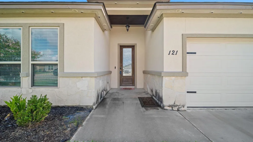121 Alydar Drive Victoria, TX 77901